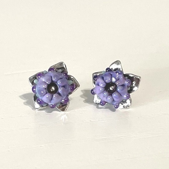 Sterling Silver Petite Purple Flower Stud Earrings Glass Lampwork Earrings - Picture 4 of 9